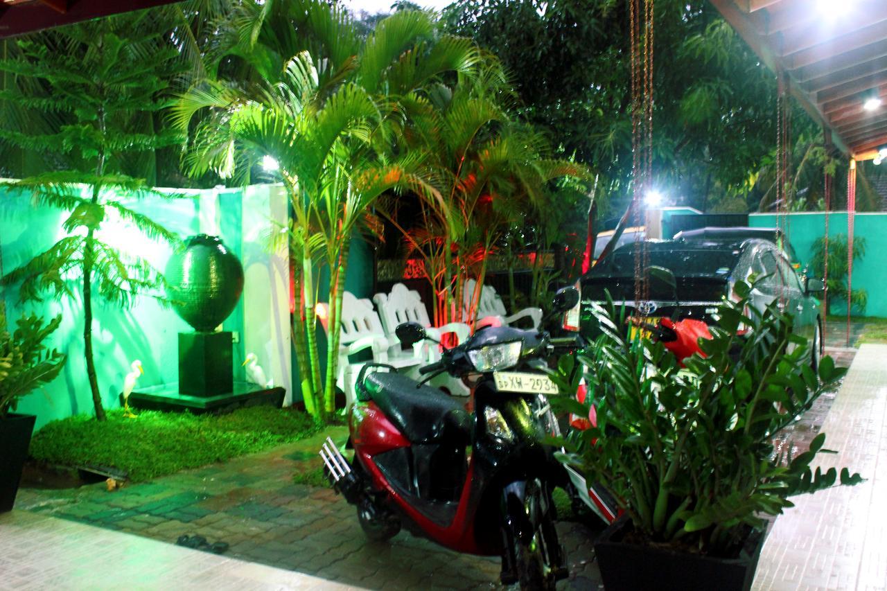 Hotel Camorich Tissamaharama Bagian luar foto