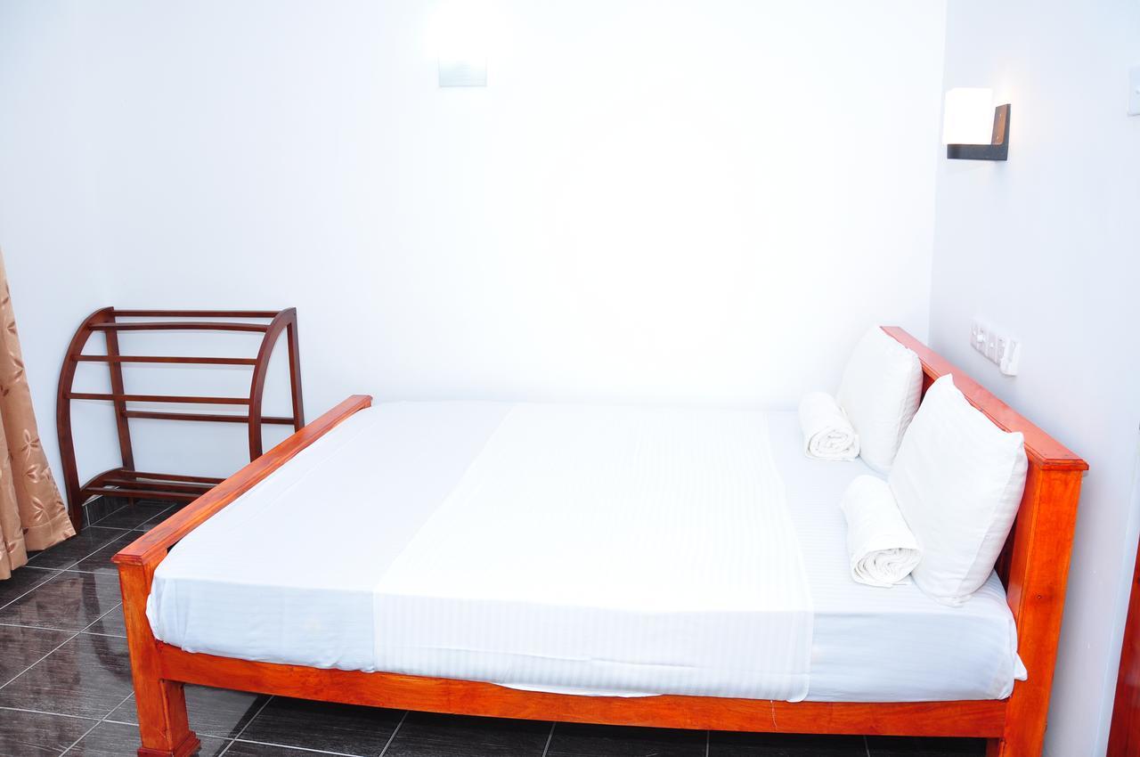 Hotel Camorich Tissamaharama Bagian luar foto