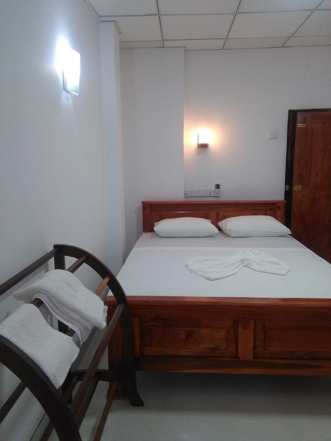 Hotel Camorich Tissamaharama Bagian luar foto