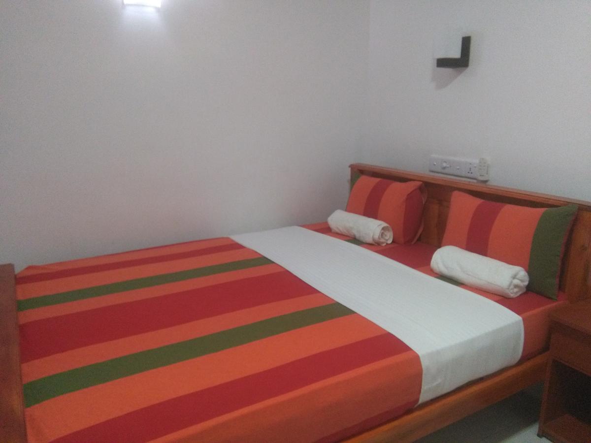 Hotel Camorich Tissamaharama Bagian luar foto