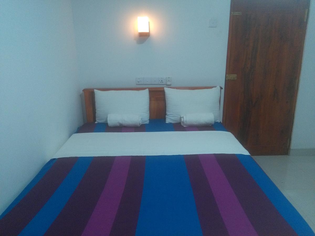 Hotel Camorich Tissamaharama Bagian luar foto