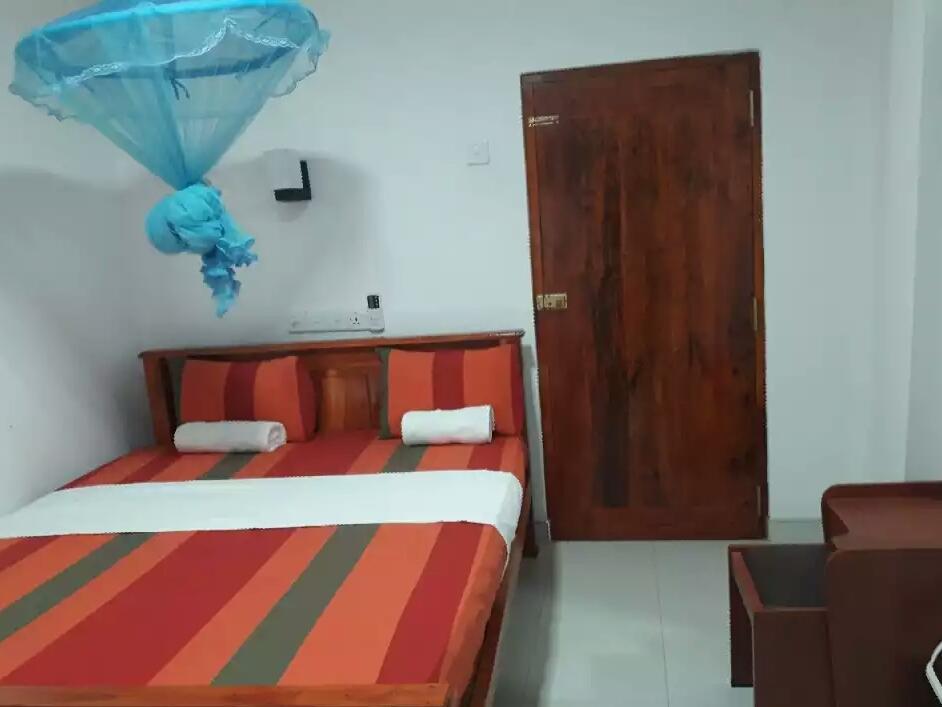 Hotel Camorich Tissamaharama Bagian luar foto