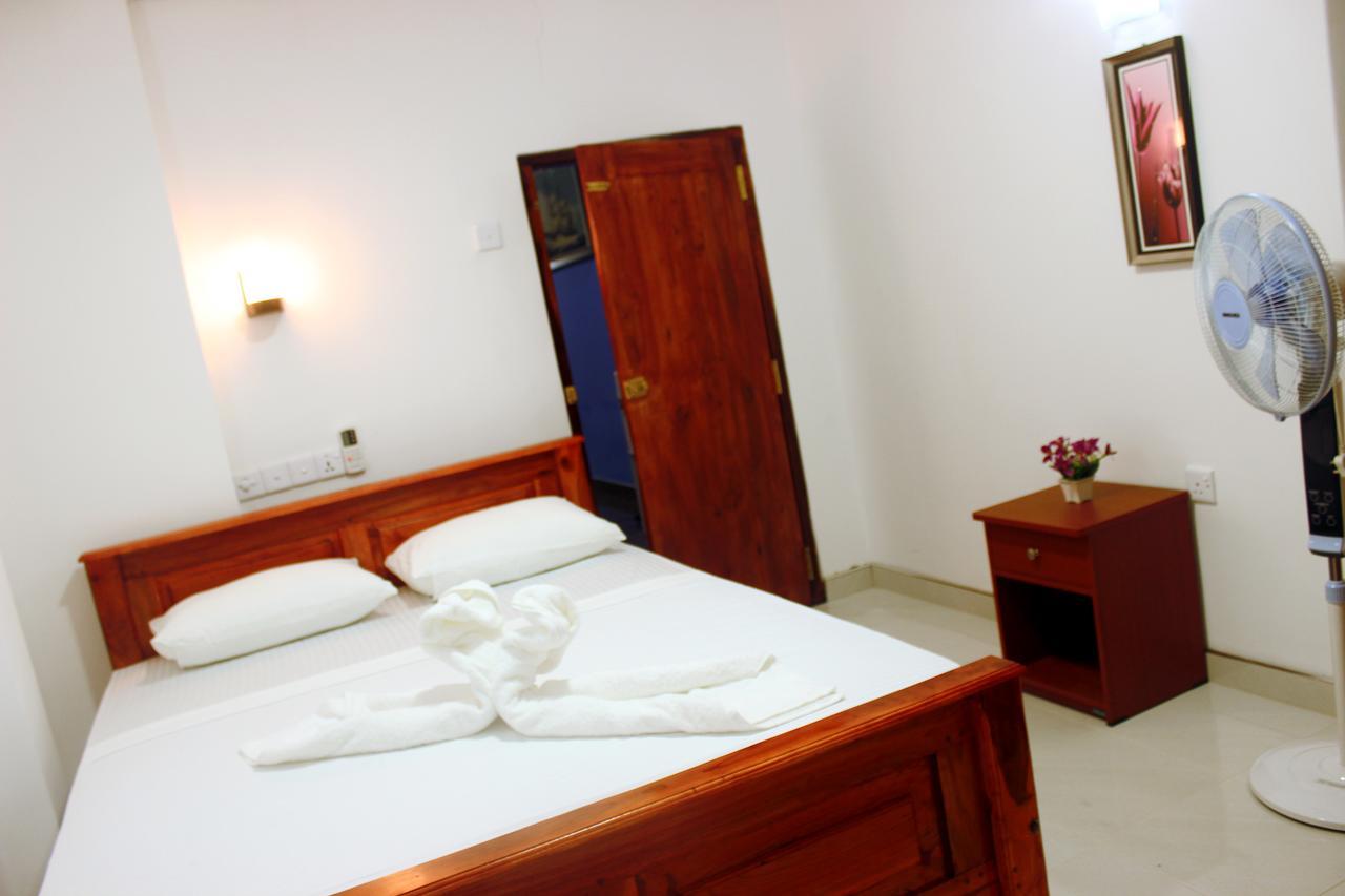 Hotel Camorich Tissamaharama Bagian luar foto