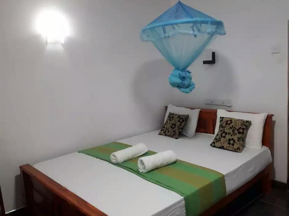 Hotel Camorich Tissamaharama Bagian luar foto