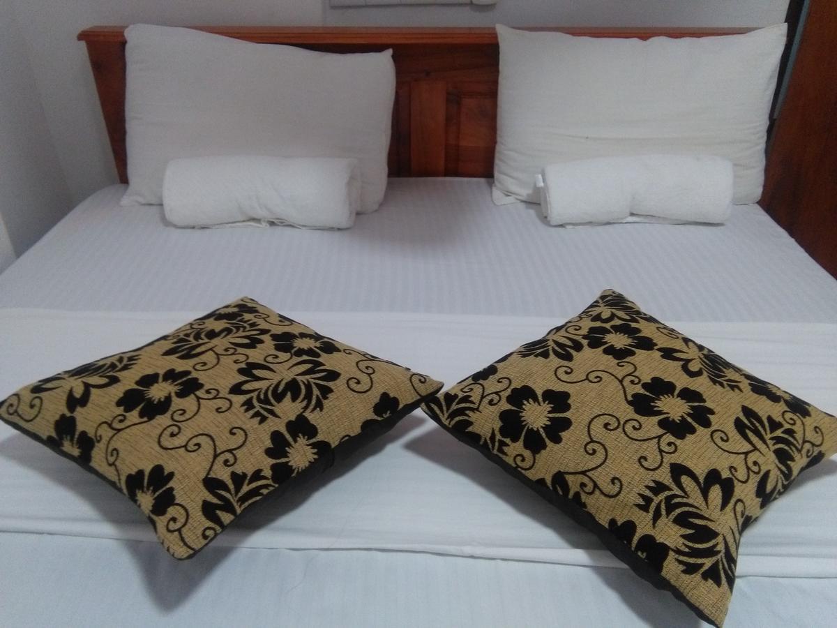 Hotel Camorich Tissamaharama Bagian luar foto