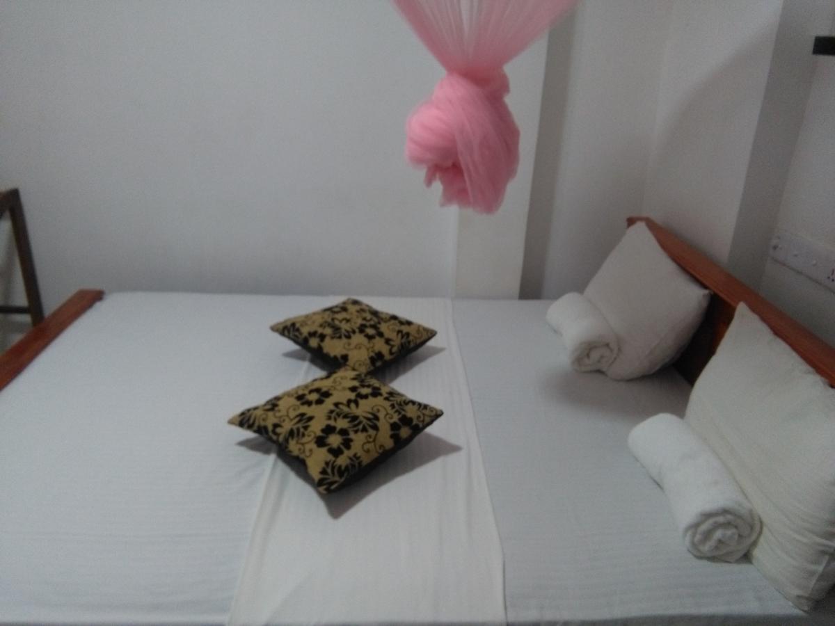 Hotel Camorich Tissamaharama Bagian luar foto