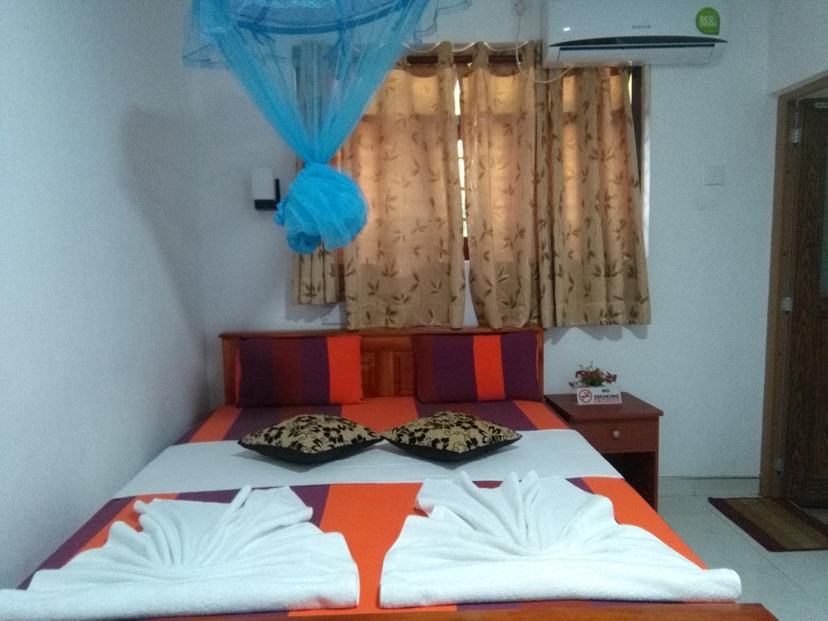 Hotel Camorich Tissamaharama Bagian luar foto